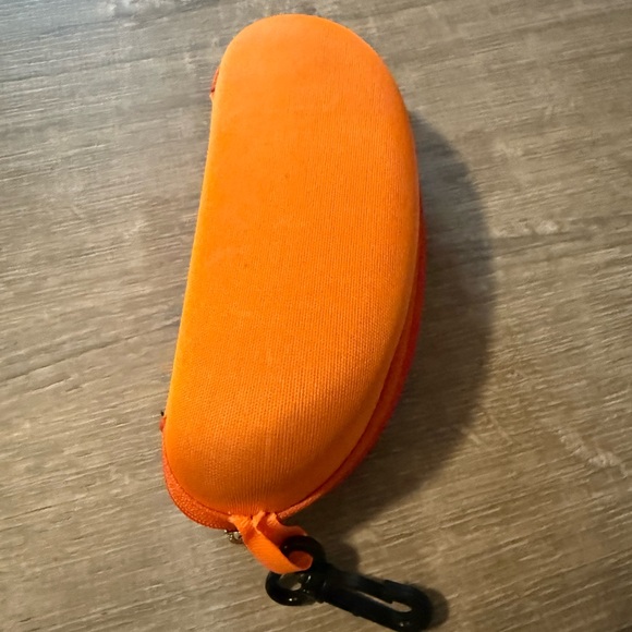 Rhinestone Horse Sunglasses Black with Montana West Orange Eyewear Case - Picture 7 of 9